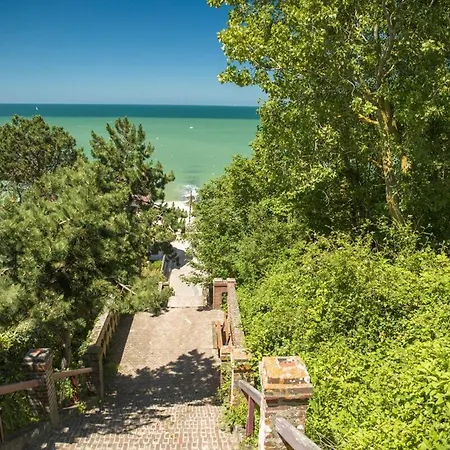 L'evasion Marine A La 2p * Houlgate